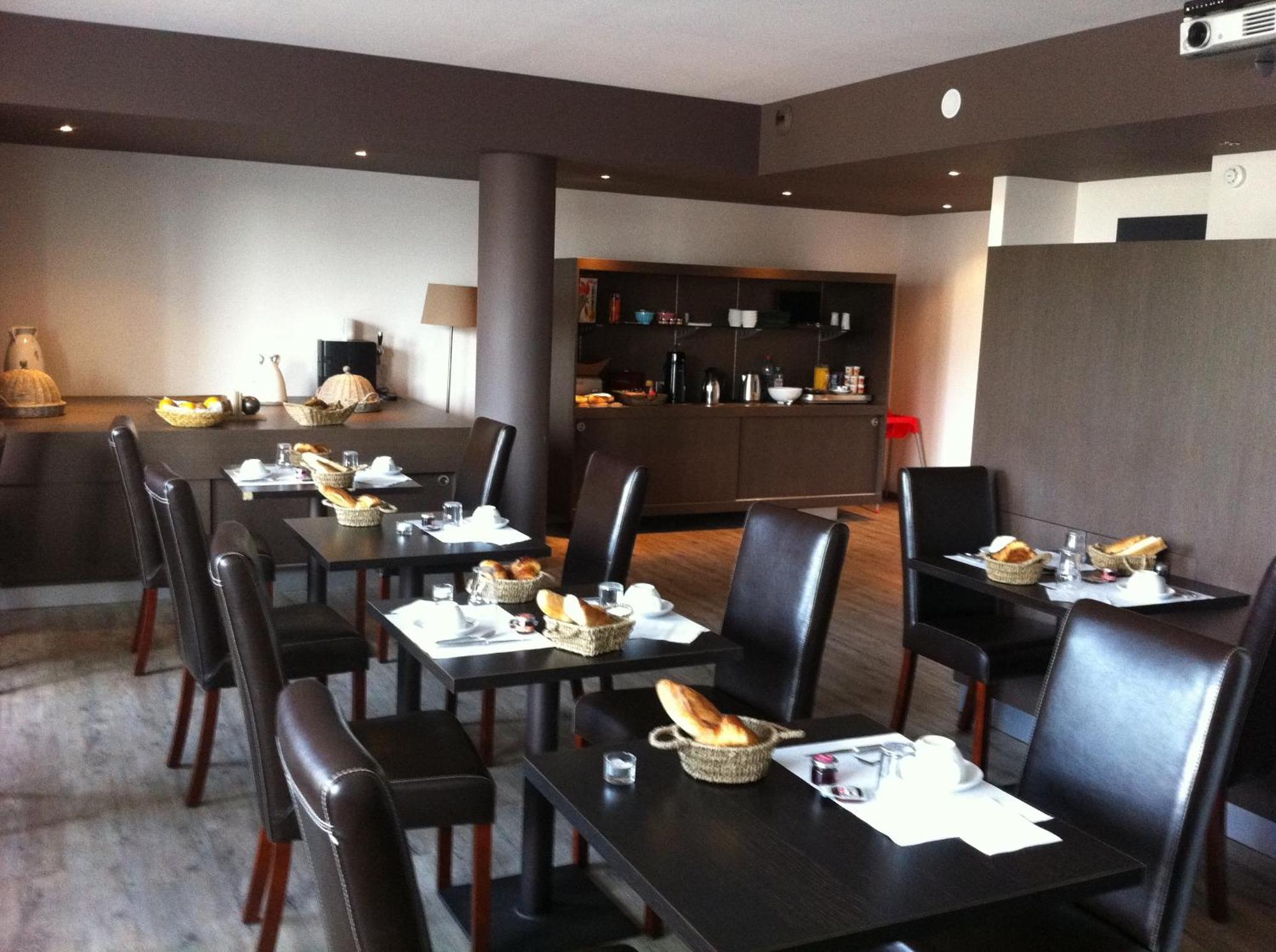 Hotel Bar Le Globe Saint-Die-des-Vosges Ngoại thất bức ảnh