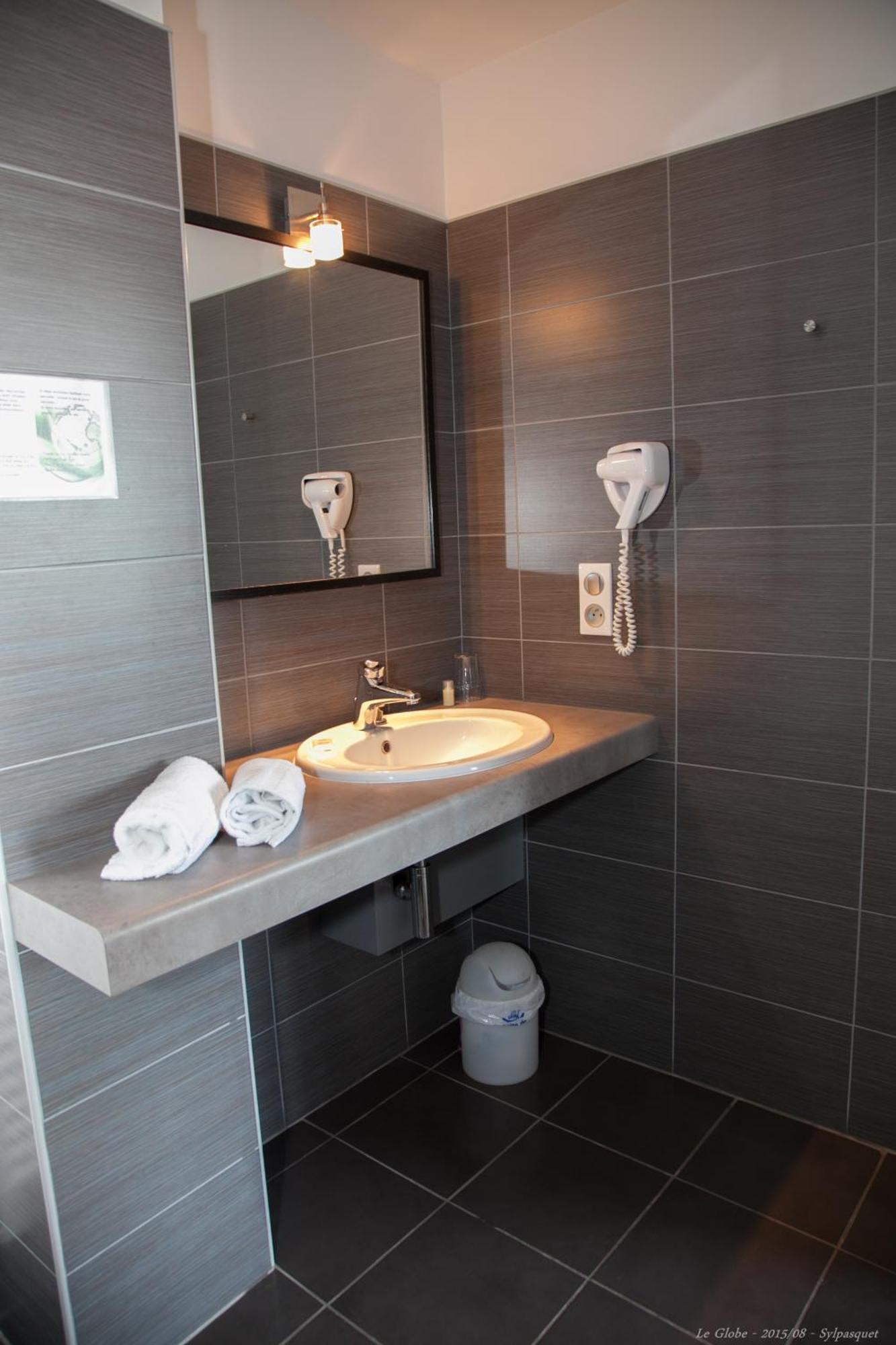 Hotel Bar Le Globe Saint-Die-des-Vosges Phòng bức ảnh