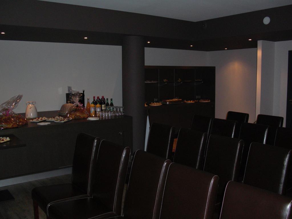Hotel Bar Le Globe Saint-Die-des-Vosges Ngoại thất bức ảnh