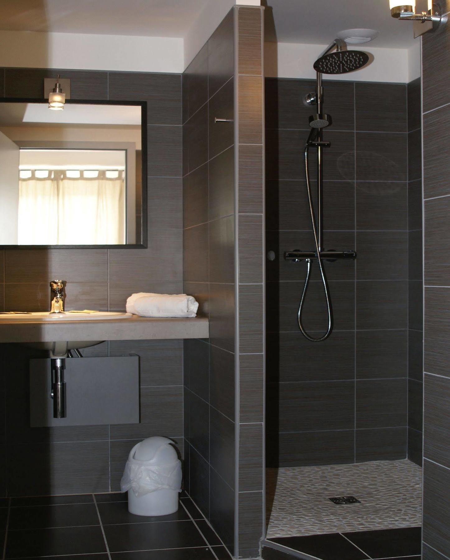 Hotel Bar Le Globe Saint-Die-des-Vosges Ngoại thất bức ảnh